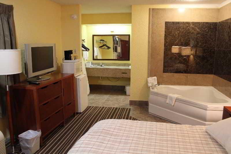 Days Inn Pigeon Forge South Экстерьер фото